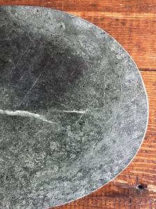 Elegante bandeja ovalada Diseño de uva dorada Elegante decoración para bodas y hogares Hecho de mármol de granito y cobre con asa - Product Image 3