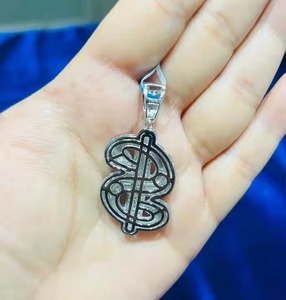 จี้ไขว้รูปดอลลาร์แฟชั่นสุดฮอตความกว้าง3มม. สีเหลืองทอง d/vvs Moissanite เครื่องประดับแบบฮิปฮอปสร้อยคอสำหรับทุกเพศ - Product Image 3