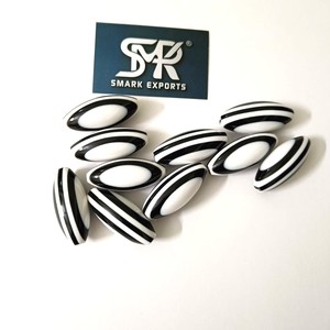 Perles ovales en résine écologiques et durables, design noir et blanc, pour la création de bijoux DIY, collier, bracelet, artisanat, perlage créatif - Product Image 2