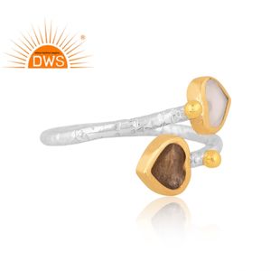 แหวนเงินแท้สเตอร์ลิงประดับลาบราดอไรต์และไวท์มูนสโตน งานฝีมือประณีต ปรับขนาดได้ ผลิตโดยผู้ผลิตเครื่องประดับตามสั่ง - Product Image 3