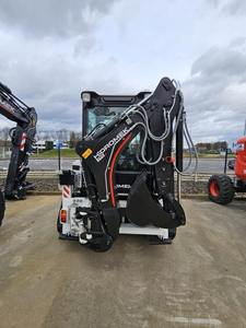 Minicargadora Blanca Tipo Oruga con Cucharón, Motor Diésel Hidráulico, Equipo de Construcción - Product Image 6