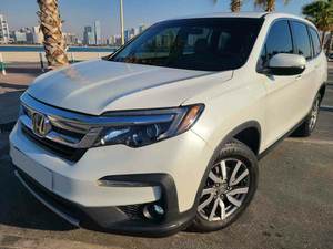 Honda Pilot V6 3.5L 2020 Intérieur en cuir foncé d'occasion Essence FWD avec galerie de toit en alliage d'aluminium - Product Image 4