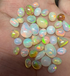 Opale Welo éthiopienne de qualité supérieure, cabochon, pierre précieuse naturelle, certifiée par un tiers, jeu de couleurs, multicolore mélangé - Product Image 4