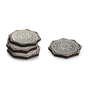 Lot de 4 sous-verres en bois de 4x4 pouces au design élégant pour décor de table en bois de couleur naturelle - Product Image 6