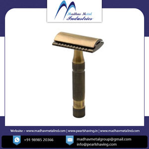 Rasoir de sécurité à long manche en acier inoxydable de qualité supérieure disponible à un prix abordable - Product Image 2