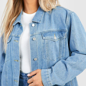 Veste en jean en coton bleu délavé personnalisée pour femmes Manches longues Vintage Boutonnée Manteau élégant Vêtement décontracté - Product Image 2