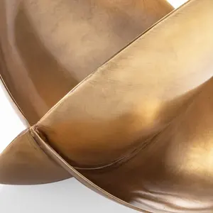 Escultura Metálica de Lujo con Diseño de Onda Dorada, Fundición Antigua Moderna, Pieza Decorativa Pulida para el Centro de un Vestíbulo de Hotel, por ZAHID EXPORTS - Product Image 4