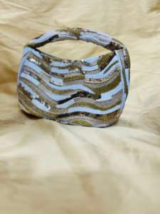 Sac à main brodé à la main avec fermeture à glissière pour femme - Product Image 5