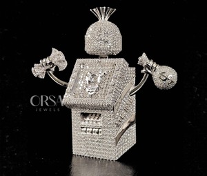 Colgante de Banco de diamantes de fabricación india perfecto para regalar o eventos formales y mejorar el estilo personal disponible para la venta - Product Image 3