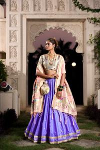 Vêtements de mariage Jacquard en soie avec tissage Zari Lehenga Choli Fabricant et fournisseur de l'Inde au taux le plus bas - Product Image 3