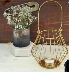 Chandelier fantaisie fait à la main de haute qualité support de noël en métal fer avec placage d'or pour affichage aux chandelles - Product Image 1