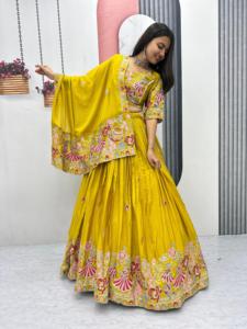 Lehenga choli สูงมีเส้นด้ายและลำดับการทำงานง่ายต่อการสวมใส่เสื้อเหมาะสำหรับ Sangeet และวันแต่งงาน - Product Image 2