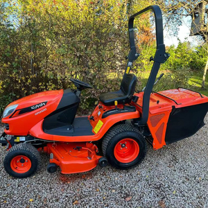 รถตัดหญ้าแบบนั่งขับ KUBOTA GR2120 รุ่นขายดี พร้อมที่เก็บหญ้าและ ROPS - Product Image 1