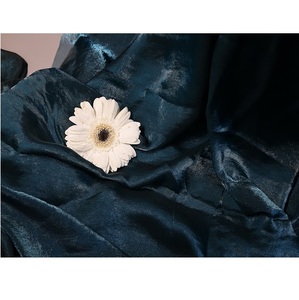 Tissu en satin de nylon Tora de fabrication indienne pour robes de mariée ou tenues de soirée et saris, disponible à un prix abordable - Product Image 1