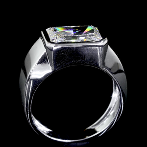 แหวนเพชรเลี้ยงในห้องปฏิบัติการ 5 กะรัต ทรงกลมเจียระไนแบบเบลซ์ ชุบทอง 14K รับรองโดย IGI สี E ดีไซน์เรียบง่าย สำหรับงานแต่งงานหรือวันครบรอบ - Product Image 4