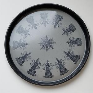 Assiette de présentation en fer Deep Ruby avec motif Art Déco, légère, inspirée des tons de bijoux riches, pour mariages royaux et réceptions festives - Product Image 6