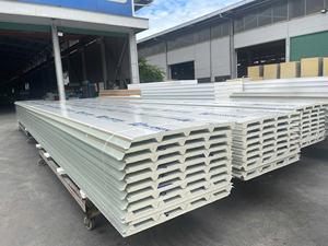 Panel Sándwich de Aislamiento Térmico Alto PIR de 100 mm Phuong Nam, Sistema de Techo Moderno Resistente al Fuego para Cuartos Limpios, Hospitales y Cámaras Frigoríficas - Product Image 2