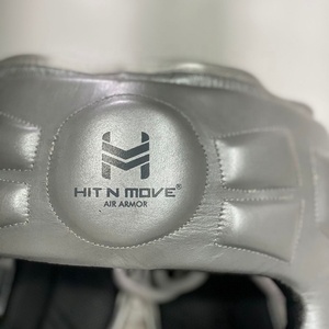 หมวกป้องกันศีรษะสำหรับชกมวยแบบเปิดหน้า รุ่นใหม่ล่าสุด ปรับแต่งได้ตามต้องการ ยี่ห้อ Hit N Move แบบผูกเชือก ปรับขนาดได้ รับผลิตแบบ OEM ODM สำหรับคิกบ็อกซิ่ง - Product Image 6