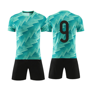 Haute qualité personnalisé 100% Polyester Football uniforme jeunes et adultes col en v rétro Football costume couleurs contrastées en gros - Product Image 6