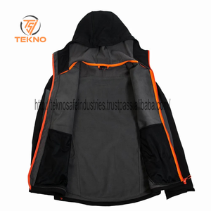 Chaqueta Softshell para hombre hecha a medida Diseño de logotipo de fabricación profesional Estilo de calle disponible en diferentes colores de invierno - Product Image 4