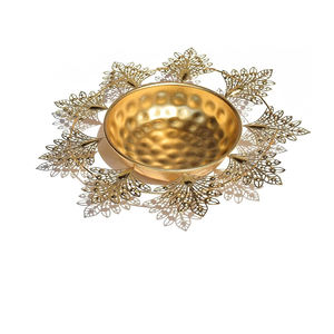 Mejor y buen diseño Latón puro Acabado dorado Decoración Flor Cuenco Urli Latón de Calidad exclusiva Urli de Falah International - Product Image 4