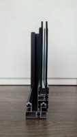 Fenêtres modernes à simple ou double battant, coulissantes verticalement, à rupture de pont thermique, en aluminium, insonorisées, avec revêtement Low-E, couleurs et dimensions personnalisables pour