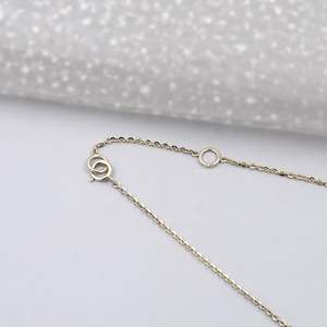 Collar con Colgante de Conejo con Diamantes en Oro Amarillo - Product Image 5