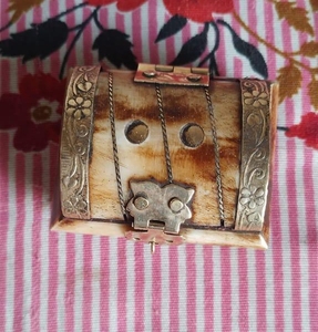 Boîte à bijoux en os petite taille parfaite pour les oreilles et les bagues en toute sécurité magasin prix de gros boîte à bijoux agate - Product Image 4