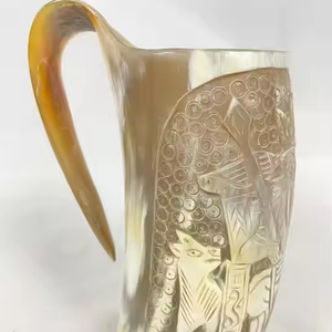 Tasse en corne de buffle naturelle Tasse à boire et à bière Viking Qualité chaude avec poignée en bois Agate la plus vendue par l'artisanat en croissant - Product Image 1