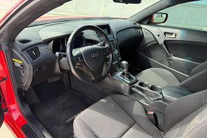 HYUNDAI GENESIS C0UPE 2013 USADO, Volante a la Izquierda/Derecha - Product Image 2