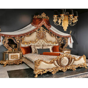 Cama King Size de Madera Maciza de Lujo Real, Diseño Dorado con Tallado Pesado, Cama King de Lujo con Acabado Dorado Antiguo Artesanal - Product Image 1