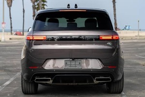 Nueva SUV de Lujo con Cámara Trasera para Viajes de Negocios y Familiares - Product Image 4