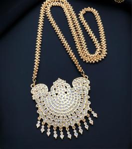 Bel ensemble élégant de pendentif de chaîne micro-plaqué Bel ensemble de collier avec des boucles d'oreilles pour les femmes pour les vêtements de mariage pour les femmes - Product Image 3