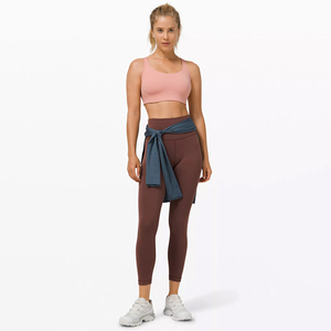 Juego de yoga deportivo de 2 piezas sin mangas para mujer hecho en Pakistán, hecho a medida, de secado rápido, que absorbe el sudor, respetuoso con el medio ambiente - Product Image 1