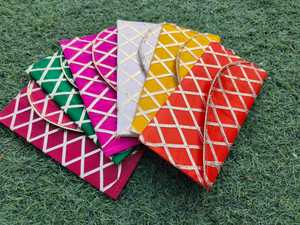 Enveloppes d'argent en soie Gota indiennes traditionnelles Shagun Lifafa pour mariage Eidi Sagan Haldi Mehndi couleurs assorties pochette cadeau faveur - Product Image 3