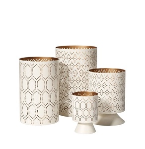 Portavelas Cilíndricos Decorativos Modernos de Metal Perforado, para Decoración del Hogar y Jardín, en Oferta - Product Image 1