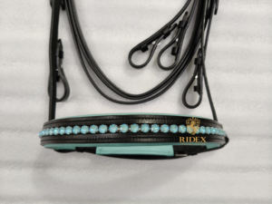 Brida de Cuero para Doma de Primera Calidad con Atractivo Frontal y Muserola de Cristal de adeefa. - Product Image 5