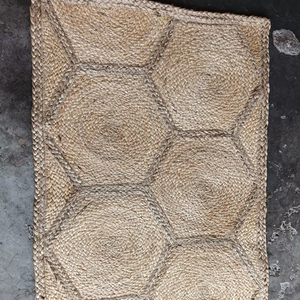 Alfombras Modernas Ecológicas de Yute Trenzado con Diseño Hexagonal y Patrón Floral, Antibacterianas, Antideslizantes, de Pelo Corto, Hechas a Máquina - Product Image 1
