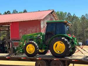 <b>Used</b> 2021 John De Ere 5075E Cab <b>Tractor</b> 4wd - Product Image 2