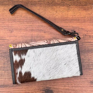 กระเป๋าคลัทช์ขนสัตว์หนังวัวสำหรับผู้หญิงกระเป๋าคลัทช์หนังสีเหลืองสลักลายดอกไม้ - Product Image 4