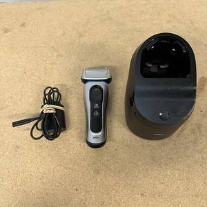 Rasoir électrique d'origine Braun Series 8 8577cc 1 avec Smart Care et boîtier d'alimentation Prix abordable - Product Image 3