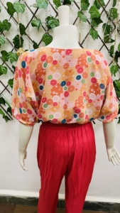 Élégant pour femmes décontracté haut court imprimé fleuri polyester georgette boutonné à manches longues conception disponible à un prix abordable - Product Image 2