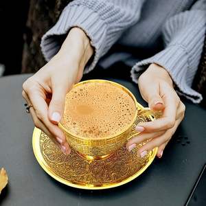 Juego de 2 Tazas y Platos de Aluminio con Diseño Zen Asiático en Relieve para Té y Café - Product Image 3