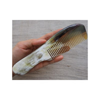 Peigne en corne de luxe pour outils de coiffure à un prix raisonnable Design Unique peigne en corne de vache naturel pour barbe et soins capillaires