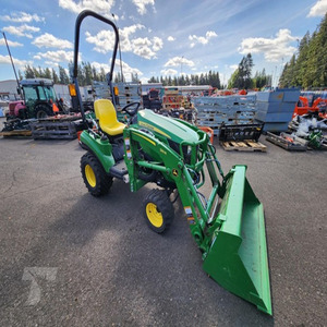 Tractor Subcompacto John Deere 1023E 2022 Usado con Pocas Horas de Uso, 21.5HP, 4WD, Transmisión Hidrostática, Tractor Utilitario Compacto en Venta - Product Image 1