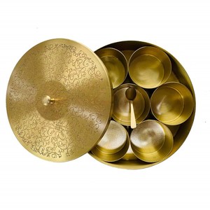 Boîte à épices classique en laiton Home Craft Exports 2025, boîte à masala, rangement pour armoire de cuisine, épices en poudre et herbes pour la maison et les restaurants - Product Image 4