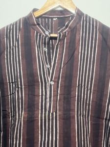 Kurta Corta de Manga Larga Negra de Alta Calidad 100% Algodón para Hombre |   Estampado a mano con rayas, estilo artesanal clásico - Product Image 4