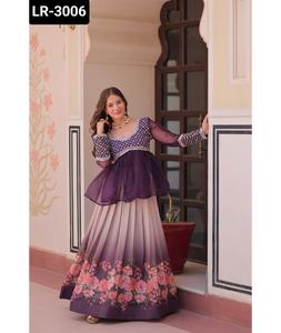 Nouveau Designer Cosmos Avec Fleur Imprimé Lehenga et Mousseline de Soie avec Perles Brodées Top de Travail avec Manches Complètes et Motif Fantaisie - Product Image 1
