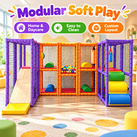 Structure de jeu mobile pour enfants personnalisée, grise, neutre, pastel, colorée, avec piscine à balles, équipement de terrain de jeu intérieur