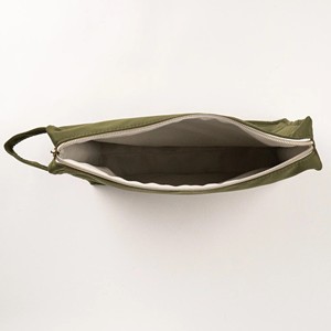 Elegante bolsa de maquillaje de nailon a la moda con cremallera para cosméticos, artículos de tocador y artículos esenciales de viaje, tamaño y color personalizables - Product Image 6